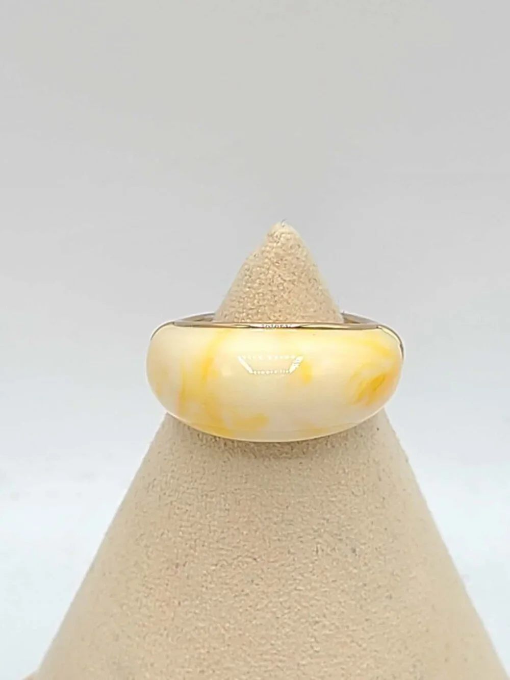 J Crew Yellow Off White Resin Bubble Ring size 8 NWOT
